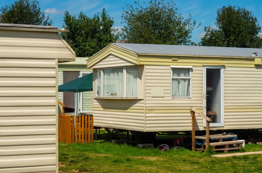 Overcoming the Challenges of Moving Older Mobile Homes