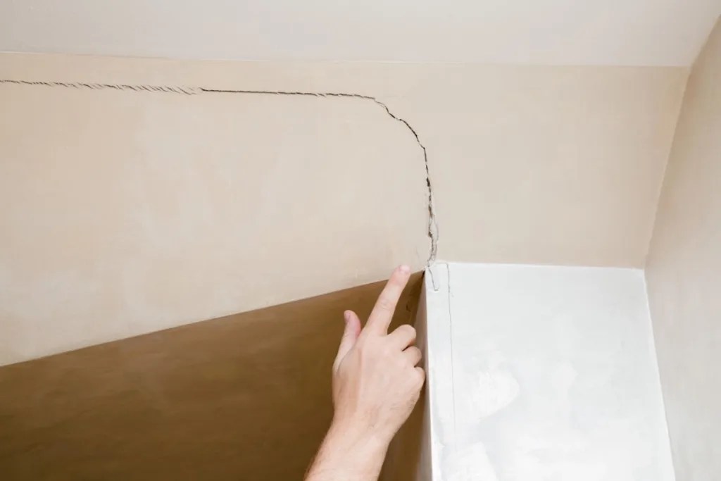 How to Inspect Your Mobile Home for Damage After a Move